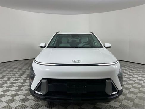 Used 2024 Hyundai Kona SEL FWD image 2