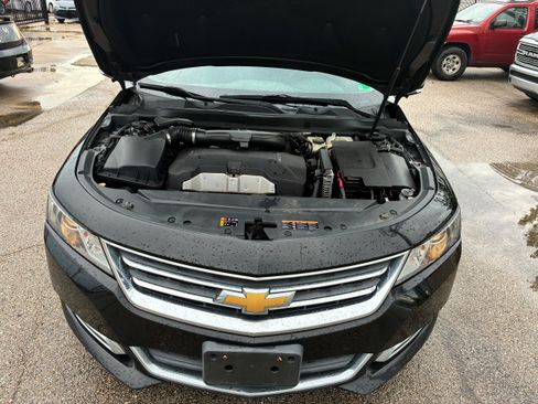 Used 2015 Chevrolet Impala LT FWD image 14