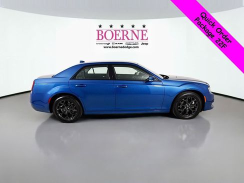 Used 2023 Chrysler 300 Touring L w/ Safetytec Plus Group image 8