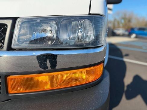 Used 2024 Chevrolet Express 2500 w/ Driver Convenience Package image 6