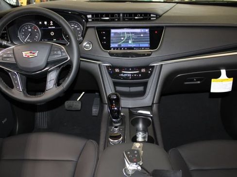 New 2026 Cadillac XT5 Premium Luxury w/ Driver Assist Package AWD/4WD image 15