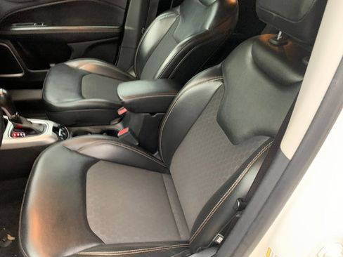 Used 2018 Jeep Compass Latitude w/ Popular Equipment Group AWD/4WD image 16