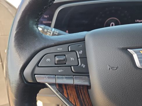 Used 2021 Cadillac Escalade Premium Luxury AWD/4WD image 23