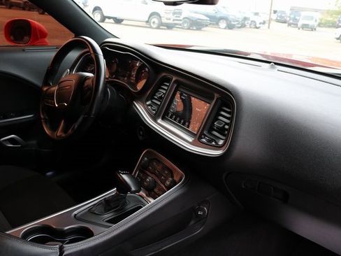 Used 2021 Dodge Challenger R/T w/ Blacktop Package image 18