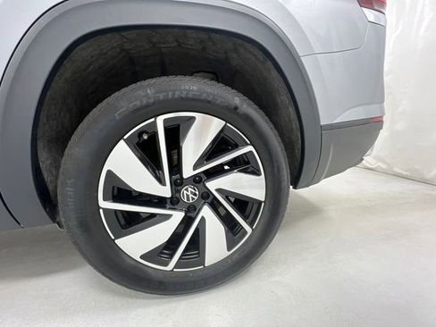 Used 2025 Volkswagen Atlas SE AWD/4WD image 37