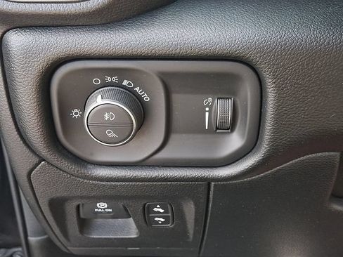Used 2021 RAM 1500 Big Horn AWD/4WD image 25