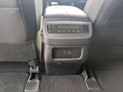Used 2025 Nissan Pathfinder SV FWD image 18