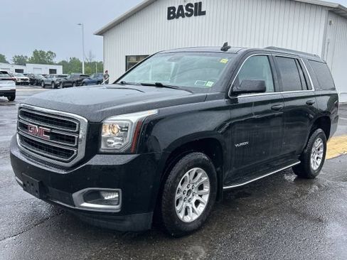 Used 2017 GMC Yukon SLT AWD/4WD image 1