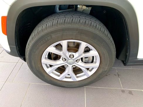 Used 2022 Jeep Grand Cherokee L Limited AWD/4WD image 11