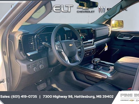 New 2026 Chevrolet Silverado 1500 LT w/ Z71 Off-Road Package AWD/4WD image 13