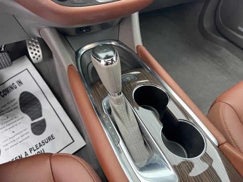 Used 2016 Chevrolet Malibu Premier w/ Driver Confidence Package image 18