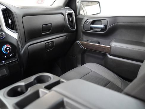 Used 2022 Chevrolet Silverado 1500 RST image 12