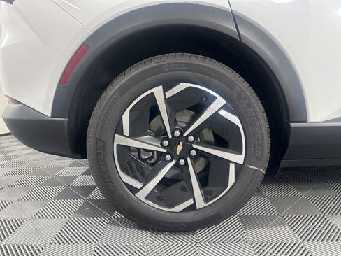 New 2026 Chevrolet Equinox EV LT image 11