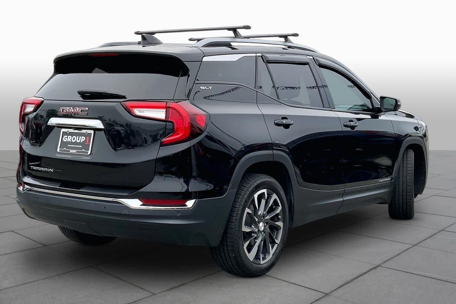 Used 2022 GMC Terrain SLT w/ Infotainment Package II FWD image 12