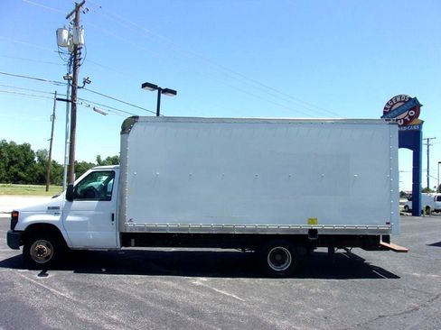 Used 2014 Ford E-350 and Econoline 350 Super Duty image 9