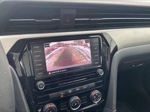 Used 2021 Volkswagen Passat 2.0T S image 21