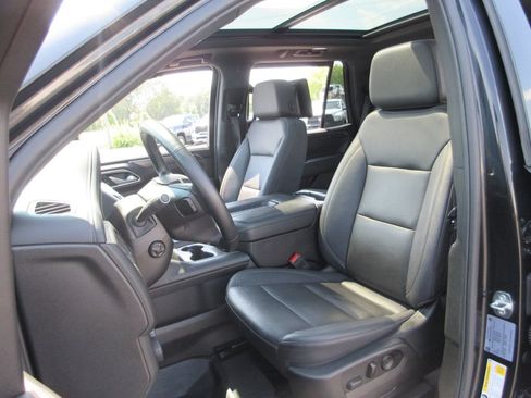Certified 2023 Chevrolet Tahoe Z71 w/ Luxury Package AWD/4WD image 20