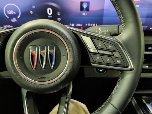 Certified 2025 Buick Enclave Preferred image 25