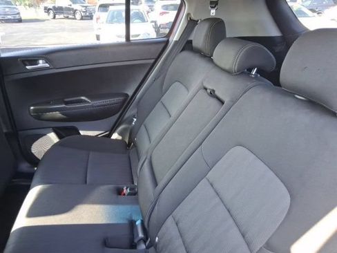 Used 2017 Kia Sportage LX AWD/4WD image 16