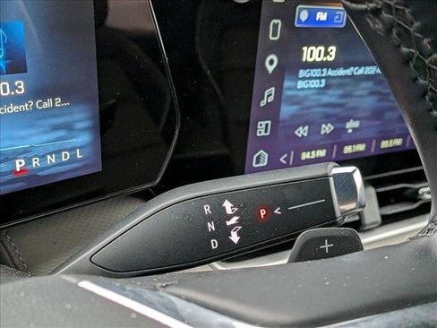 Used 2025 Chevrolet Equinox LT w/ Convenience Package II image 11