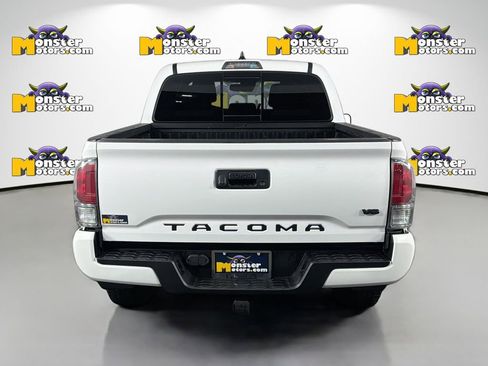 Used 2021 Toyota Tacoma TRD Sport AWD/4WD image 6