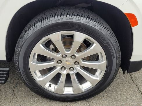 Used 2023 Chevrolet Suburban Premier w/ Premium Package 2 image 17