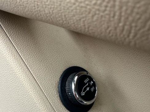 Used 2018 Cadillac XT5 FWD image 29