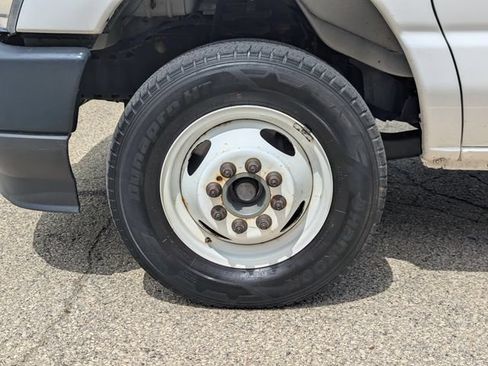Used 2023 Ford E-450 and Econoline 450 Super Duty RWD image 5