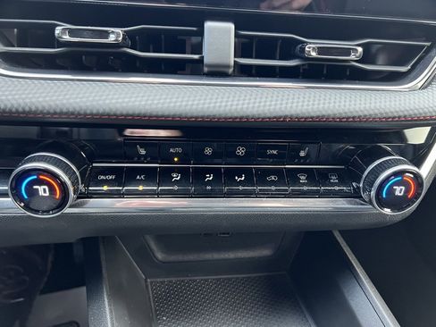 Used 2025 Chevrolet Equinox RS image 38