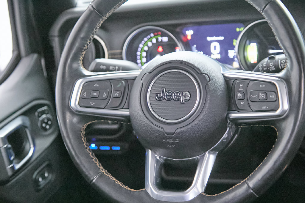 Used 2023 Jeep Wrangler Unlimited Sahara AWD/4WD image 36