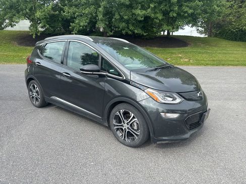 Used 2021 Chevrolet Bolt Premier w/ Infotainment Package FWD image 1