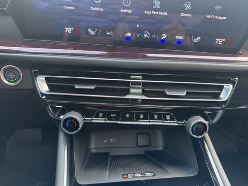 New 2026 Chevrolet Traverse Z71 w/ Enhanced Driving Package AWD/4WD image 41