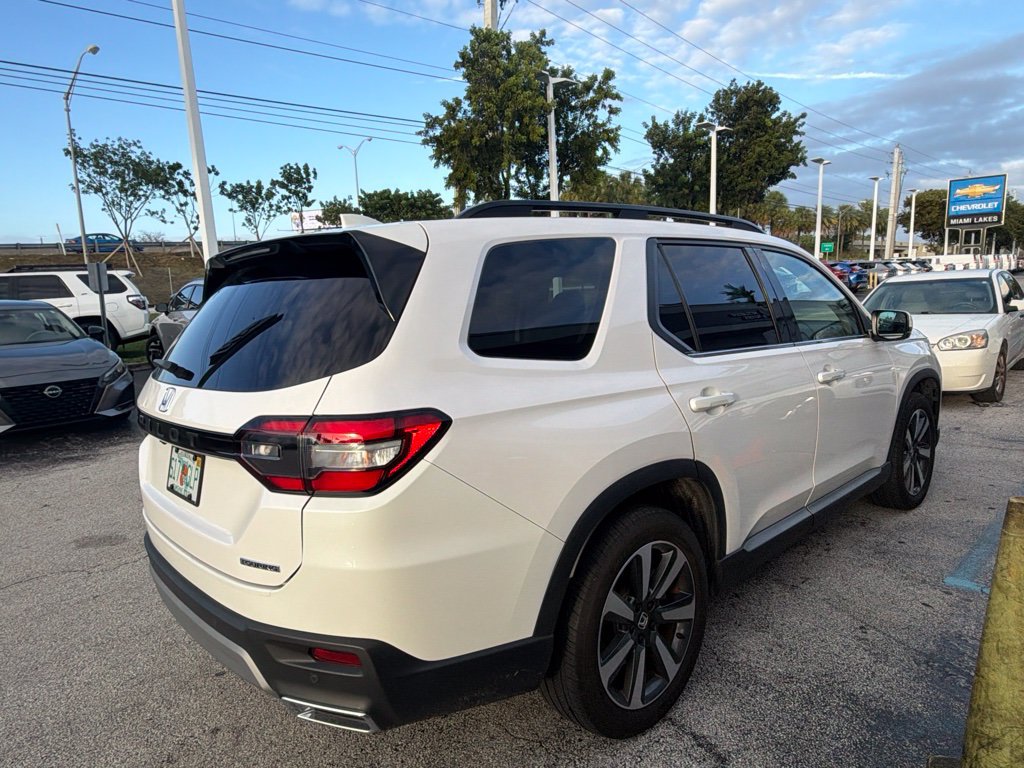 Used 2024 Honda Pilot Touring image 6