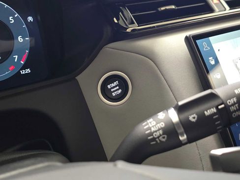 New 2026 Land Rover Range Rover Velar Dynamic SE image 28