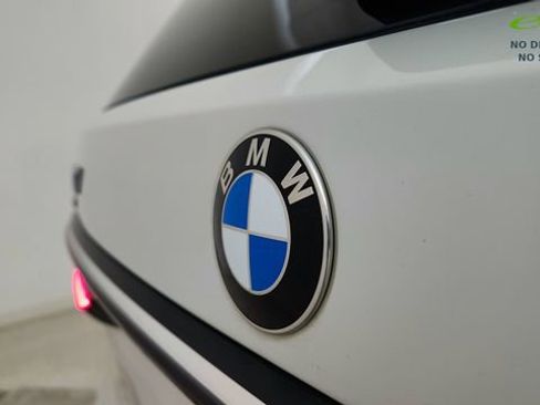 Used 2024 BMW X7 xDrive40i w/ Premium Package AWD/4WD image 17