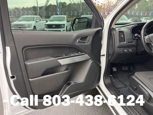Used 2022 Chevrolet Colorado LT w/ LT Convenience Package image 5