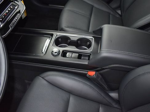 New 2025 Lincoln Corsair Reserve image 15