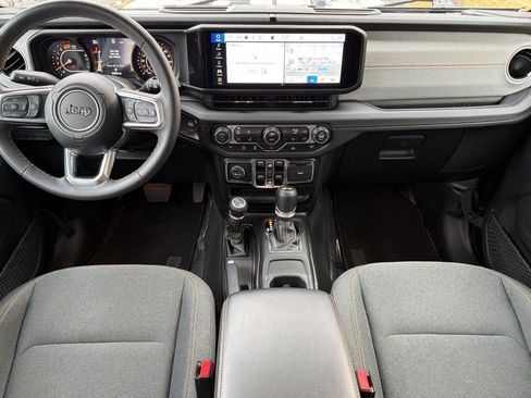 Used 2024 Jeep Wrangler Sahara image 18