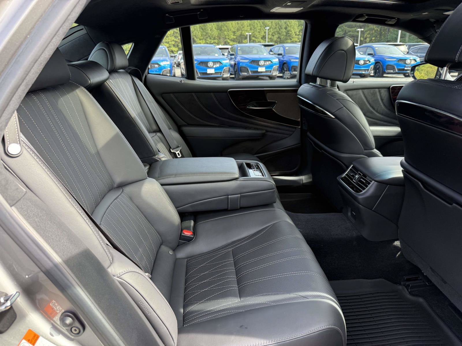 Used 2023 Lexus LS 500 AWD w/ Interior Upgrade Package image 16