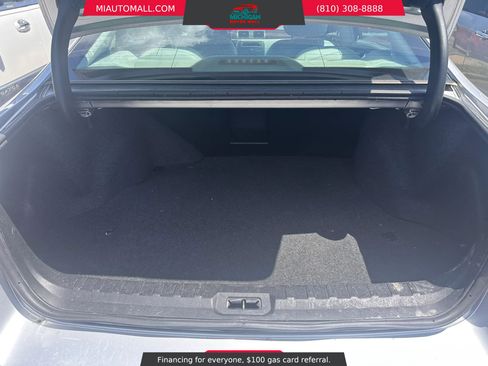 Used 2011 Buick Lucerne CXL FWD image 23