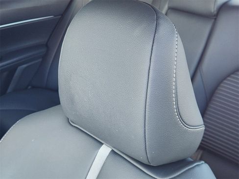 Used 2019 Toyota Camry SE image 22