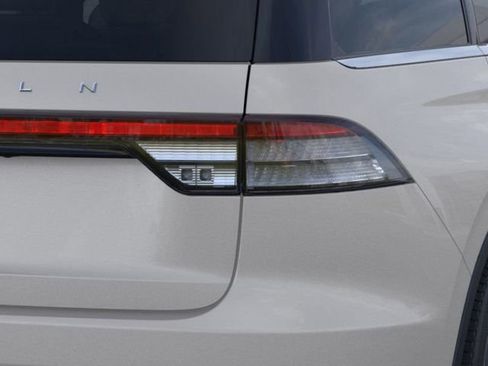New 2025 Lincoln Aviator Reserve w/ Illumination Package image 21