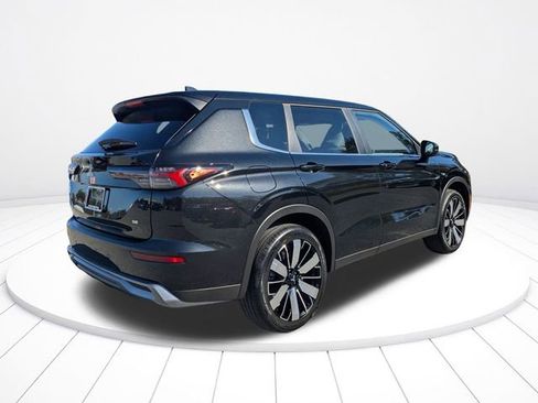 New 2026 Mitsubishi Outlander SE FWD image 3