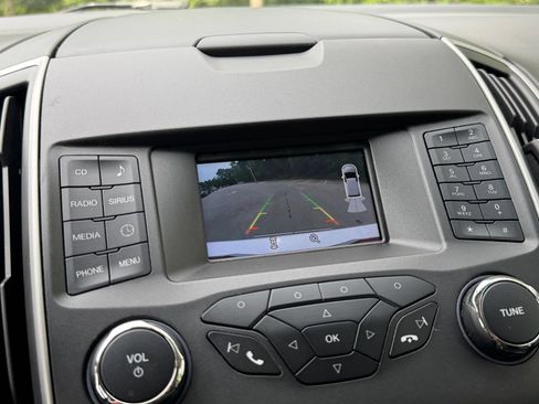 Used 2018 Ford Edge SEL FWD image 22