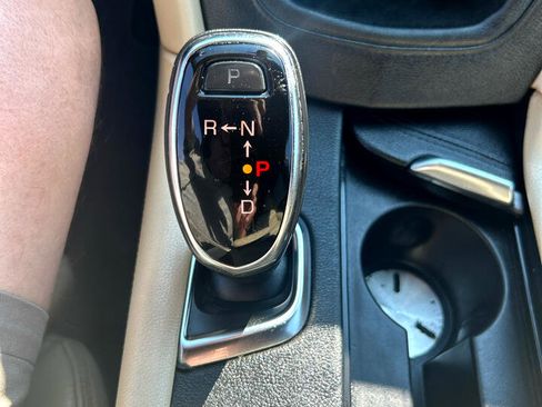 Used 2017 Cadillac XT5 Luxury image 24