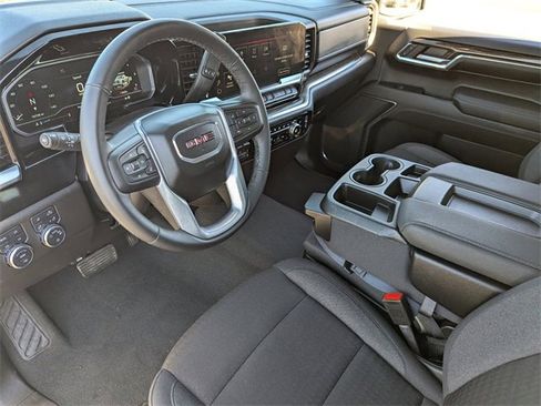 Used 2024 GMC Sierra 1500 SLE image 21