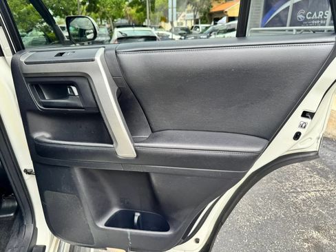 Used 2013 Toyota 4Runner Limited AWD/4WD image 31