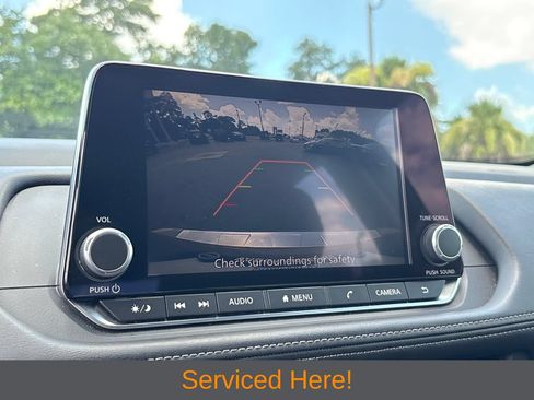 Used 2025 Nissan Rogue SV FWD image 14
