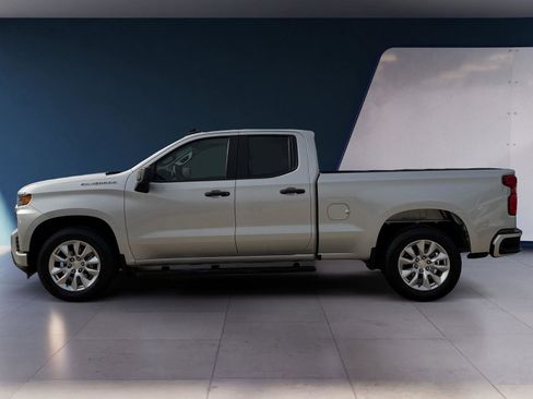 Used 2021 Chevrolet Silverado 1500 Custom image 2