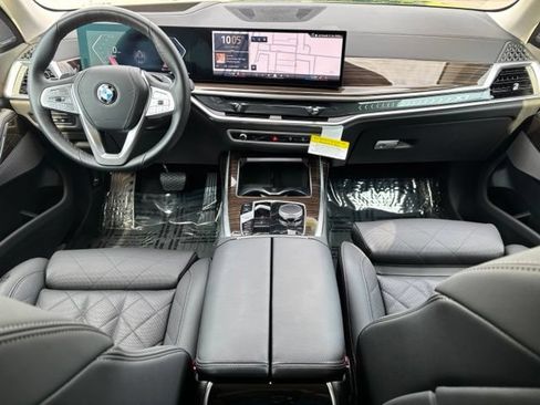Used 2026 BMW X7 xDrive40i AWD/4WD image 18